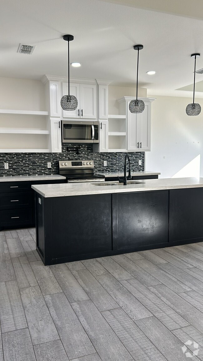 Building Photo - 8817 Swan Lk Dr Rental