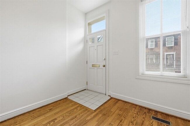 Photo - 326 Hailman St