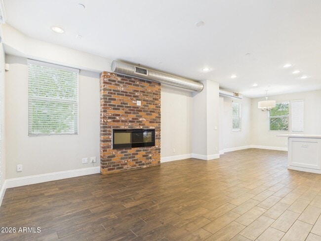 4816 N Woodmere Fairway