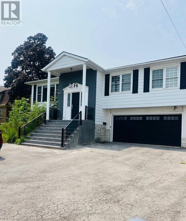Photo - 431 Niagara Blvd