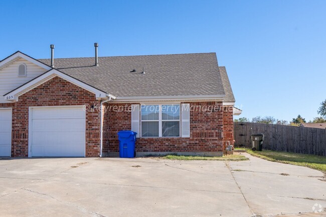 Building Photo - 605 Welston Cir Duplex Unit 2 Rental