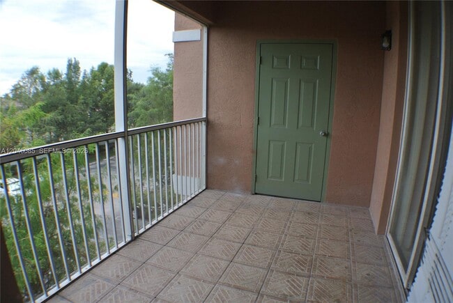 6902 W Sample Rd Unit 6902