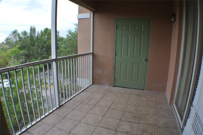 Photo - 6902 W Sample Rd Unidad 6902