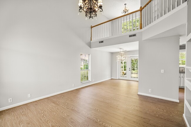 Photo - 3127 Creekview Ln