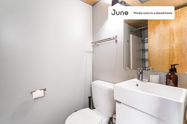 Photo - Room in Shared 6 bed/6 bath home Unidad D