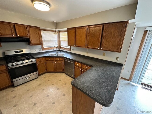 Photo - 577 Lexington Dr