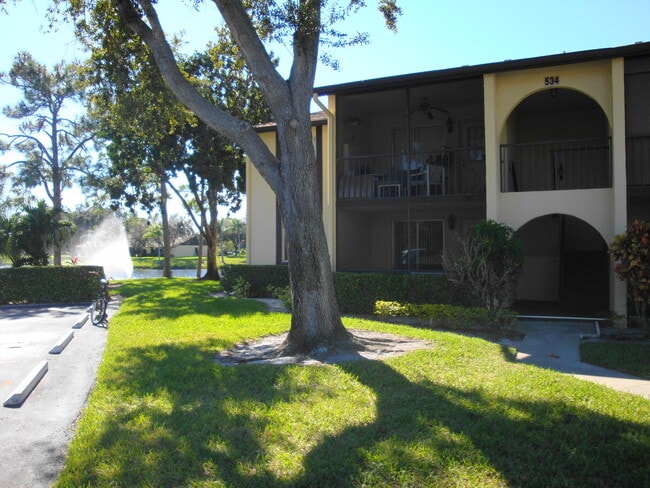 Building Photo - 523 Shady Pine Way Unit B2