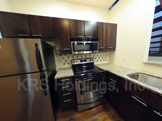 Building Photo - 101 S 15th St Rental