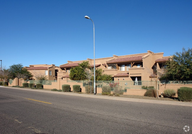 Building Photo - Town Square Rental