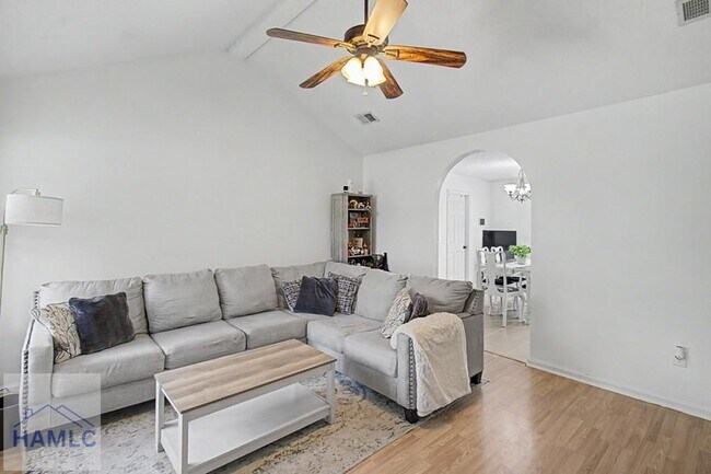 Photo - 219 Kevin Rd