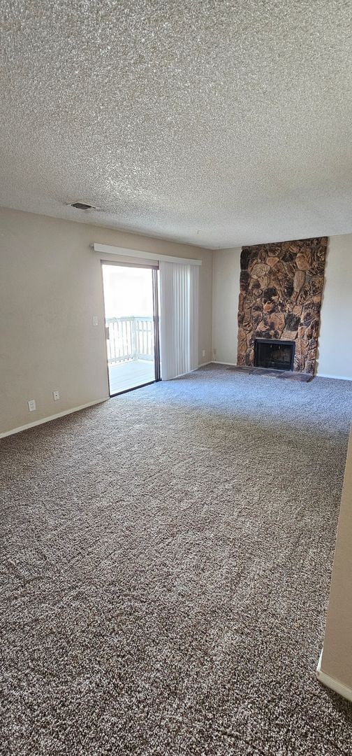 Photo - 715 Mikkelsen Dr