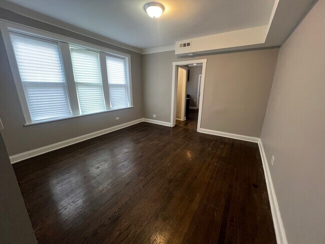 Photo - 8123 S Maryland Ave