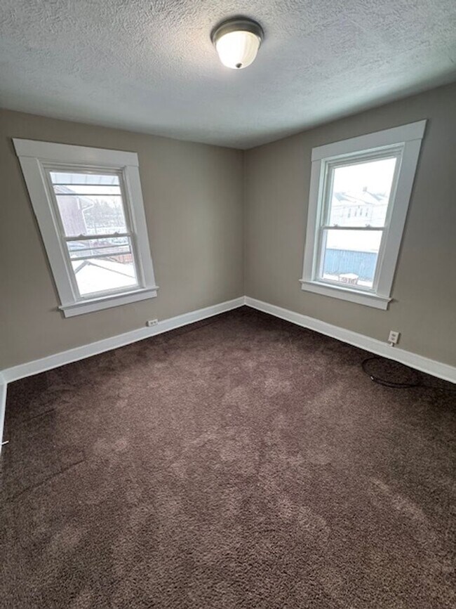 Photo - 905 Tecumseh St