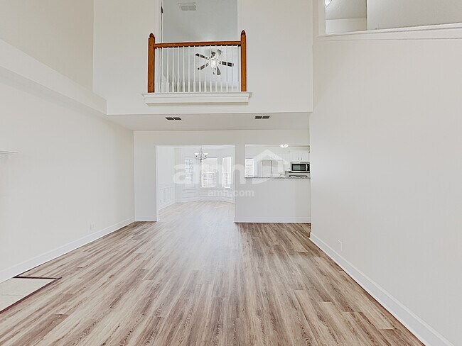 Photo - 2715 Annapolis Ct