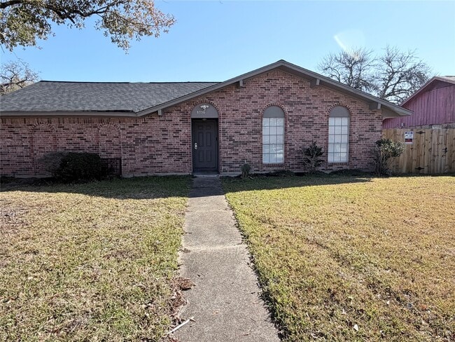 Building Photo - 9750 Guest St