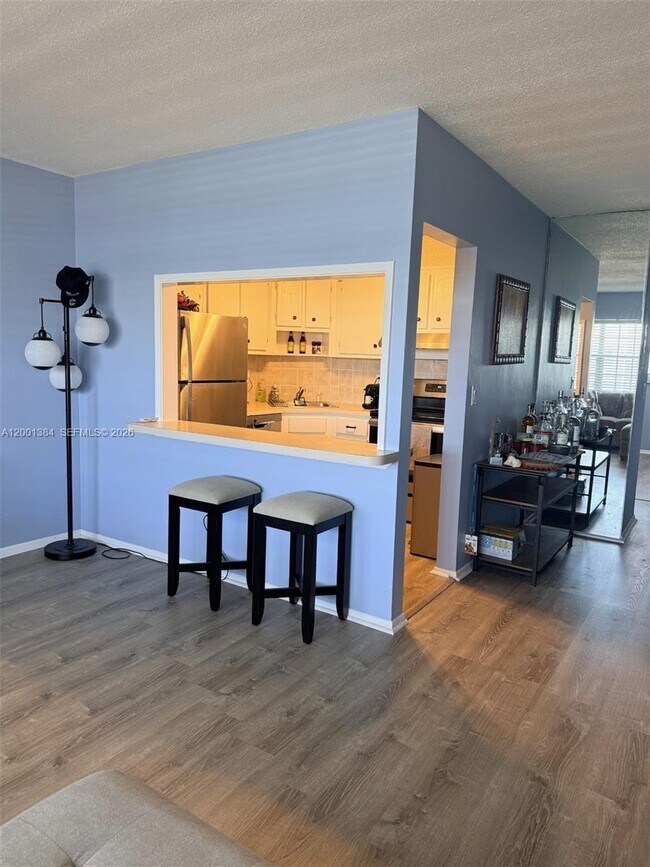 Photo - 5201 NE 24th Terrace Unidad A310