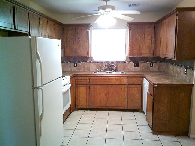 Photo - 6812 NW Willow Creek Dr