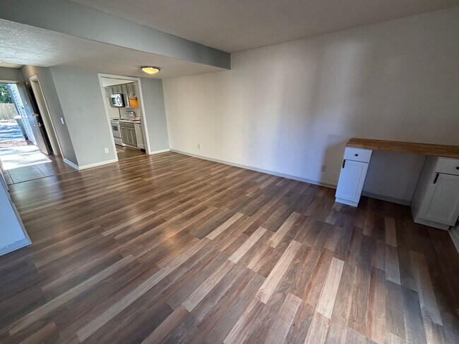 Photo - FOR RENT