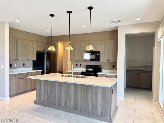 Building Photo - 5025 E Beacon Ridge Dr