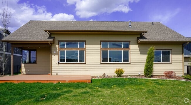 Building Photo - One Month's Free Rent Rental