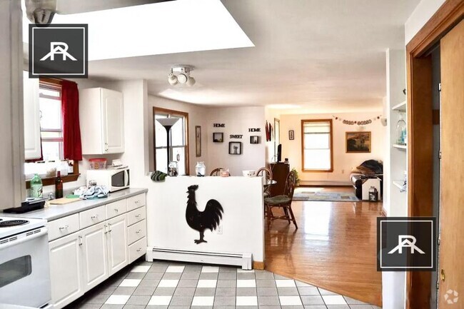 Building Photo - 3 bedroom in Brighton MA 02135 Unit 3 Rental