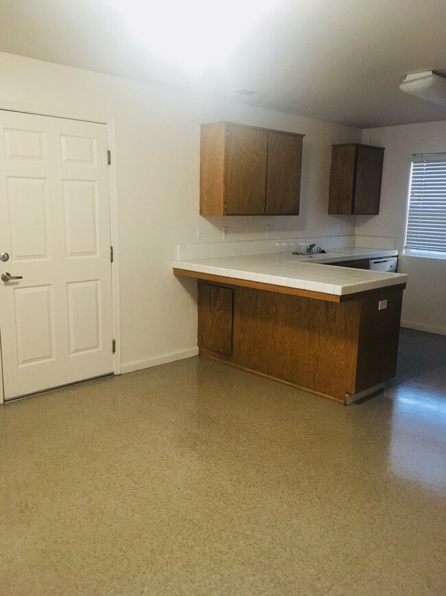 Photo - Spacious Apartment!!!