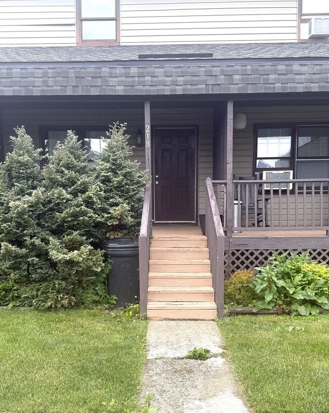 Building Photo - foste218 Unit 218