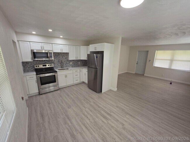 1235 NW 5th Ave