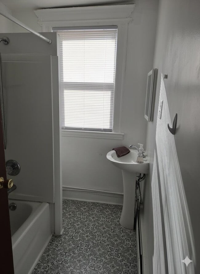 Photo - 200 Nunda Ave Unit 1R