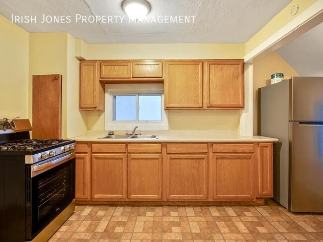 Photo - 36 Scott St Unit Apt. 4 - Upper Rear House