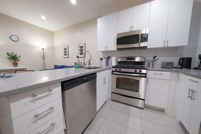 Photo - 230 W 113th St Unit SI ID1032019P