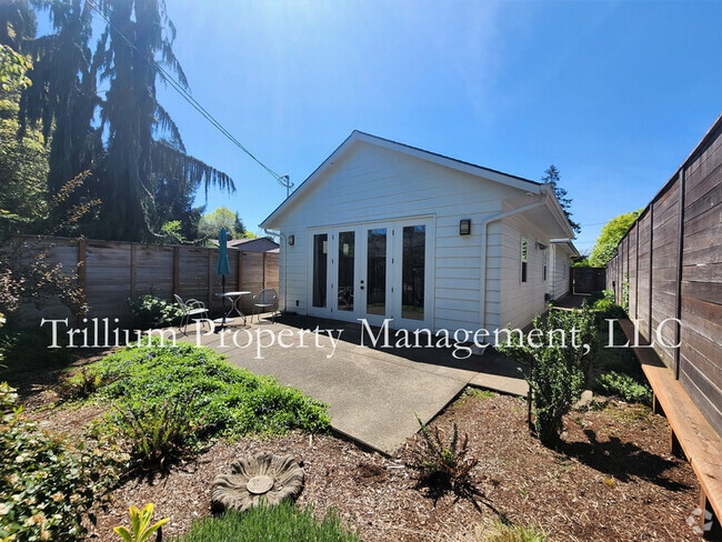 Building Photo - 5210 SE 48th Av Rental