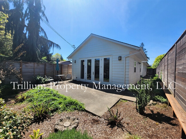 Photo - 5210 SE 48th Av House