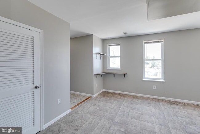 Building Photo - 6602 Ridge Ave
