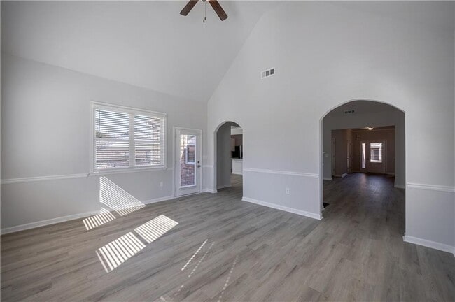 Photo - 931 Park Pl St