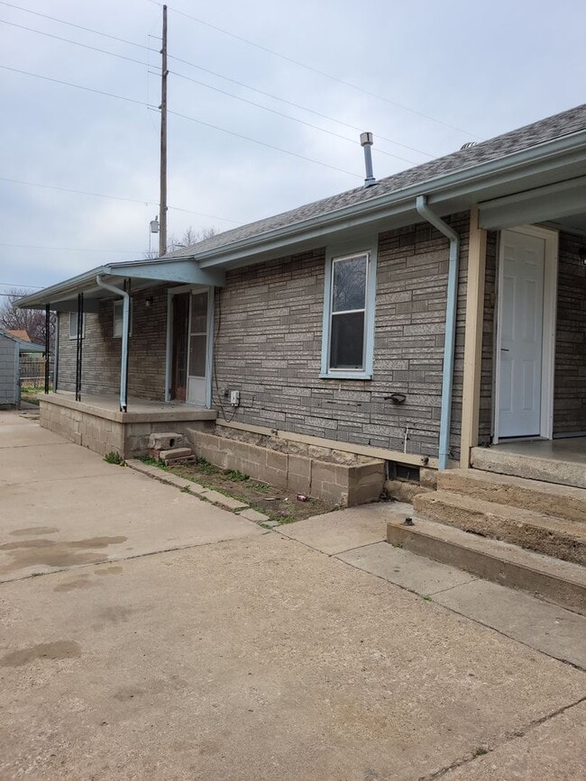 Photo - 3 Bed 2 Bath Bungalow walking distance to river