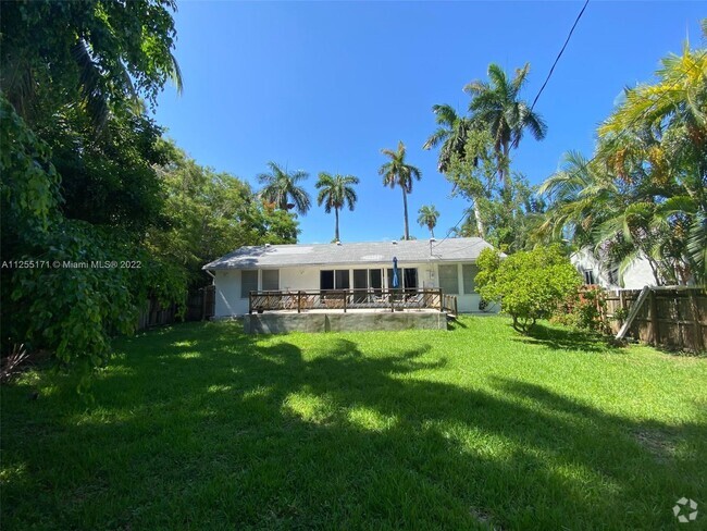 Building Photo - 1206 Tyler St Rental