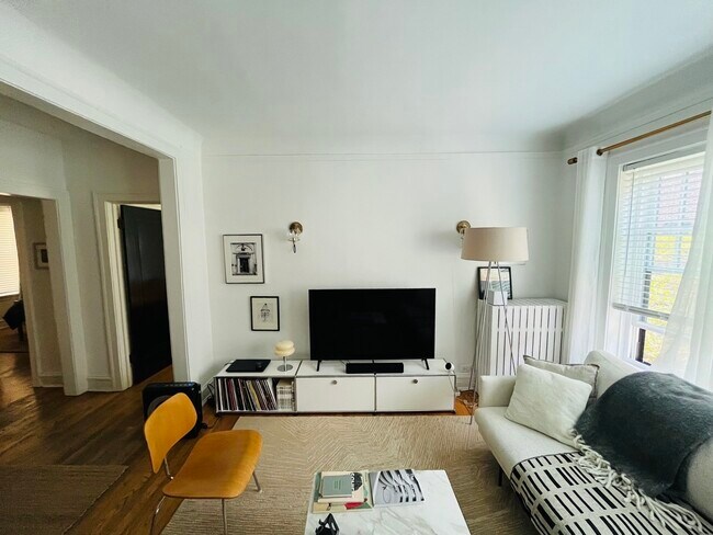 Photo - 726 Hinman Ave Unit 2W