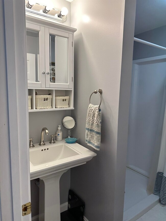 Photo - 208 Long Pond Rd