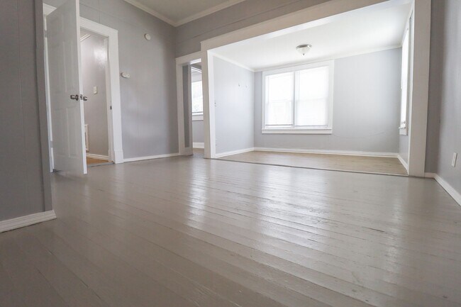Photo - E 4th Street Duplex Unidad 1627