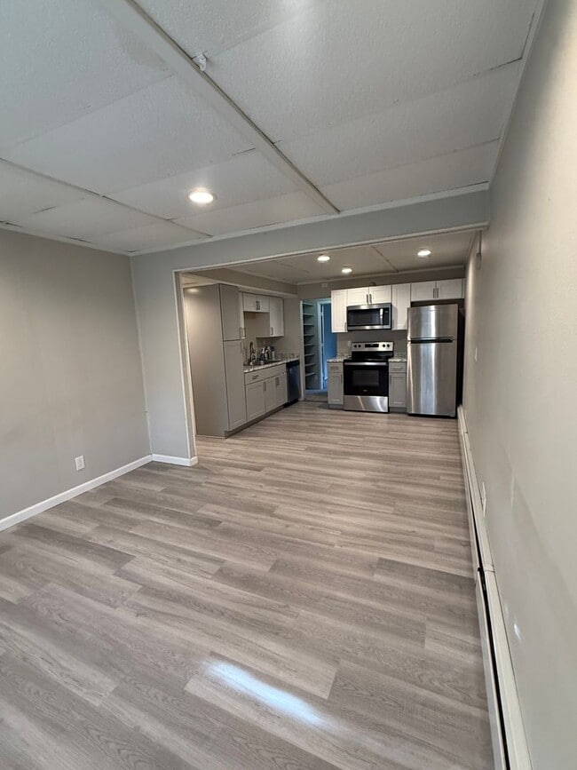 Building Photo - 253 E 8th Ave Unit 2