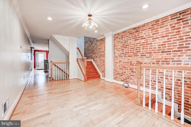 Photo - 145 N Streeper St