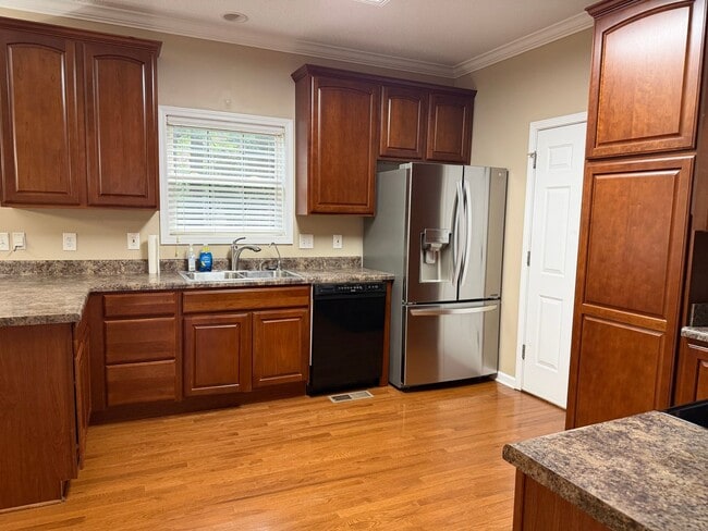 Photo - Lenoir City 37771 - 4 bedroom 2.5 bath - call Sharon Arnwine 865-313-7215