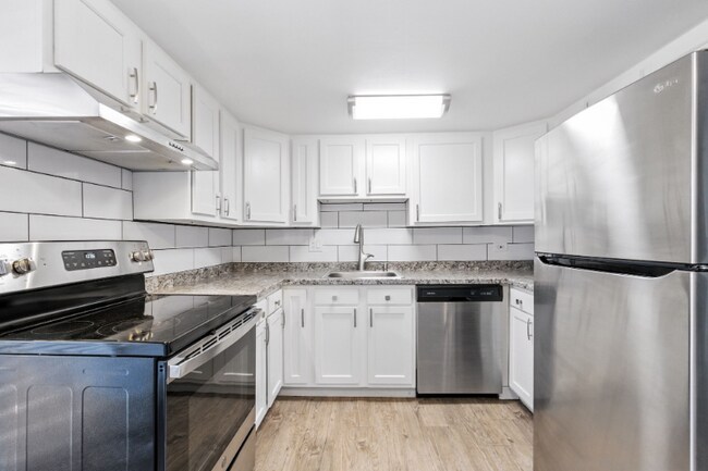 Photo - 10760 W 8th Ave Unidad 4