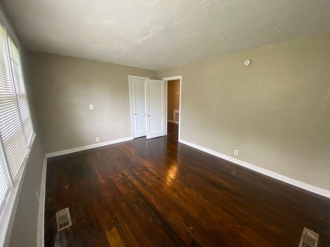 Photo - 1035 Fisk Ave