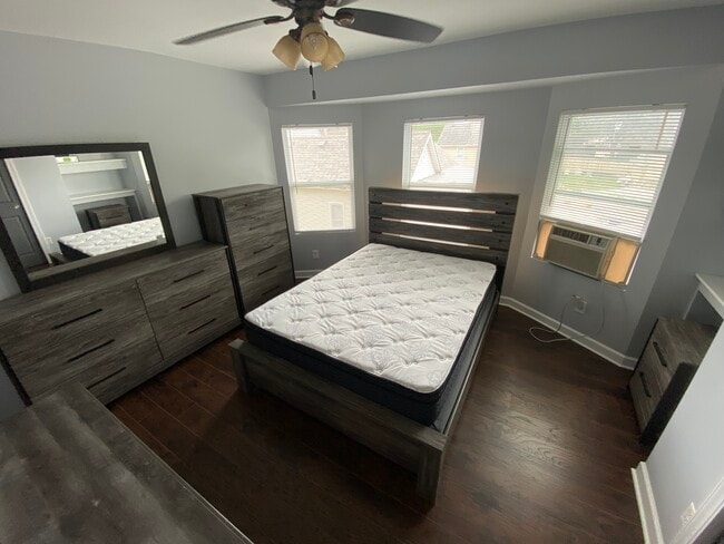 Room 1 - 2454 S 17th St Unit 2nd Floor