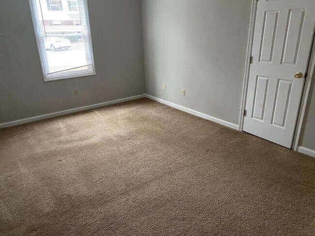 Photo - 1002 Northwood Loop