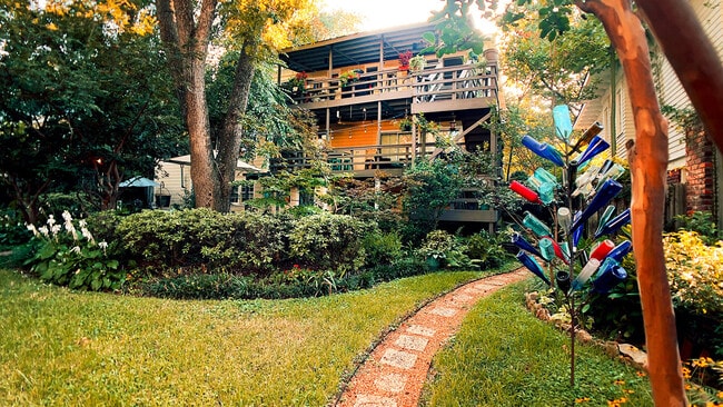 Photo - 1710 N State St