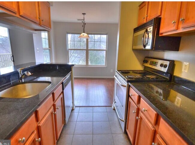 Photo - 1707 Ascot Way Unidad E
