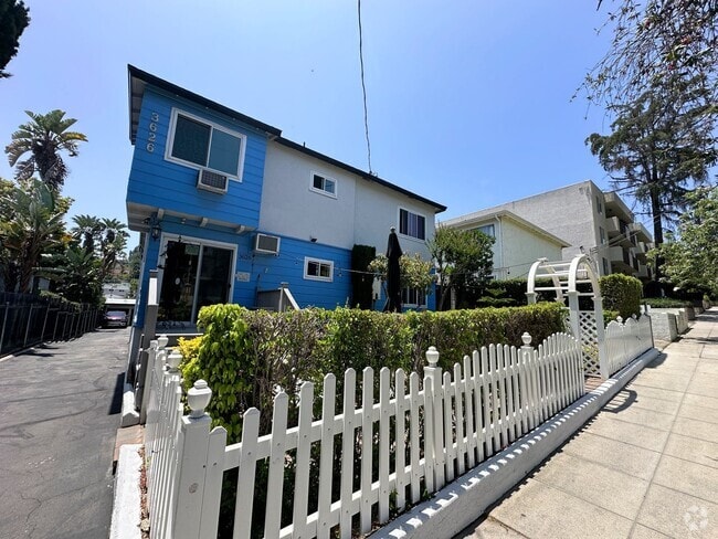 Building Photo - Vintage, like fine wine: 1 Bedroom Apartme... Unit 8 Rental